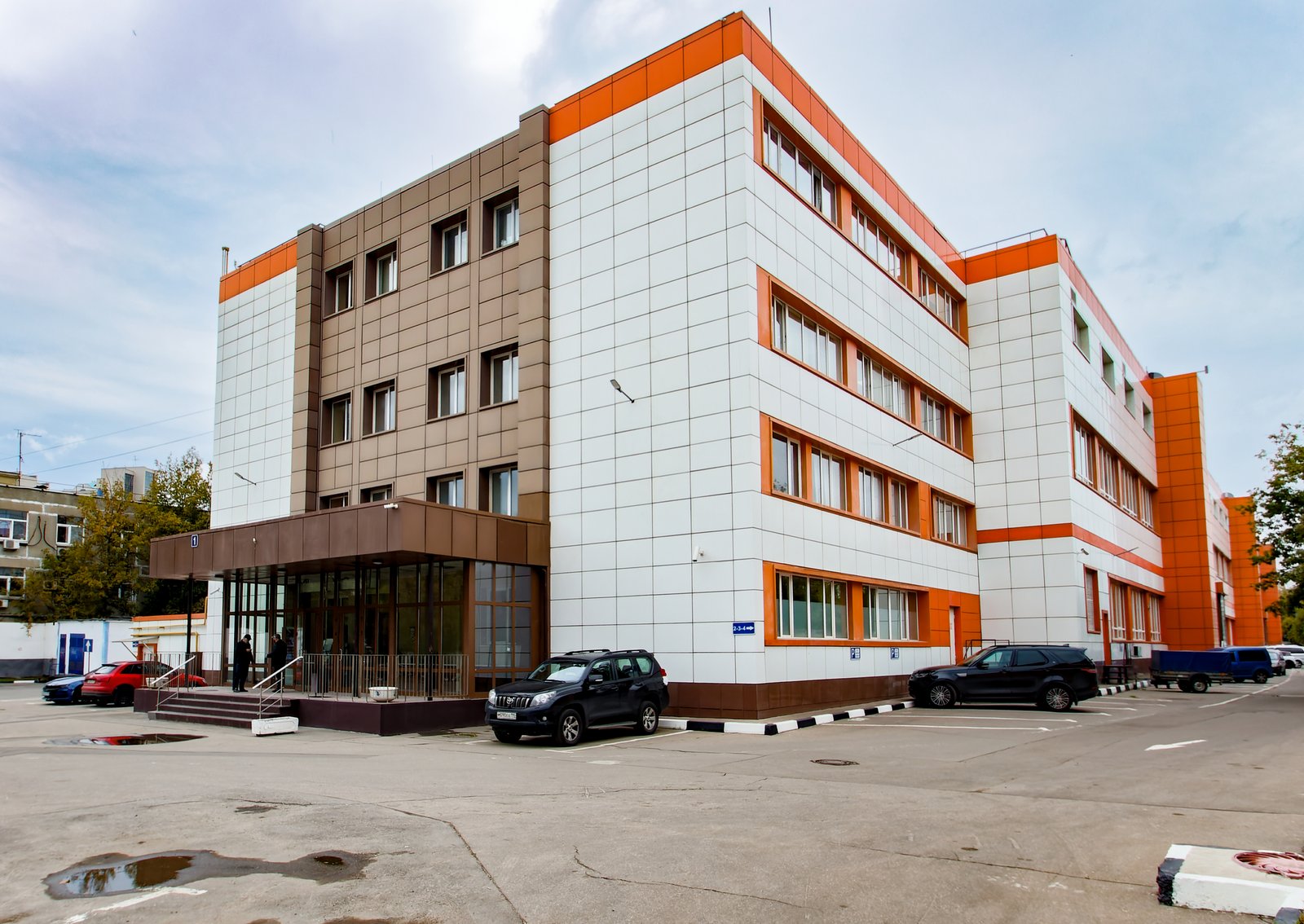 Офисное здание 2 024,5 м² — продажа целиком